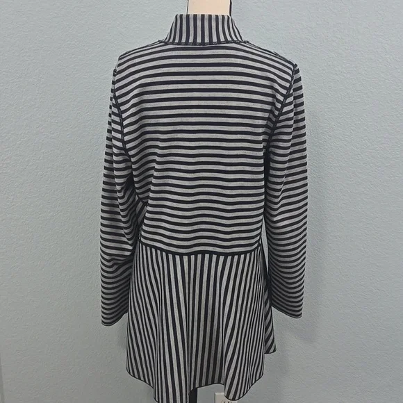 SOFT SURROUNDINGS Althea Reversible Striped Peplum Navy Gray Zip Up Jacket Sz XL - Picture 9 of 14
